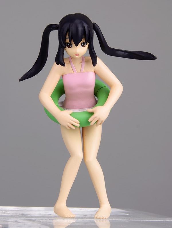 「SR けいおん！2時間目」中野梓。ボーナスパーツで唯との合体が可能だ。(C)かきふらい・芳文社／桜高軽音部