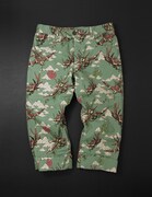 Aerosmith Narancia Ghirga Cropped Pants［green］。パンツは丈夫でソフト感のある素材を使用、裾は6cm巾で2回ロールアップできる。