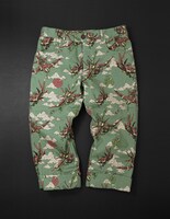 Aerosmith Narancia Ghirga Cropped Pants［green］。パンツは丈夫でソフト感のある素材を使用、裾は6cm巾で2回ロールアップできる。