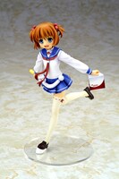 片岡優希のフィギュア。手にはタコス。（C）小林 立/スクウェアエニックス・清澄高校麻雀部