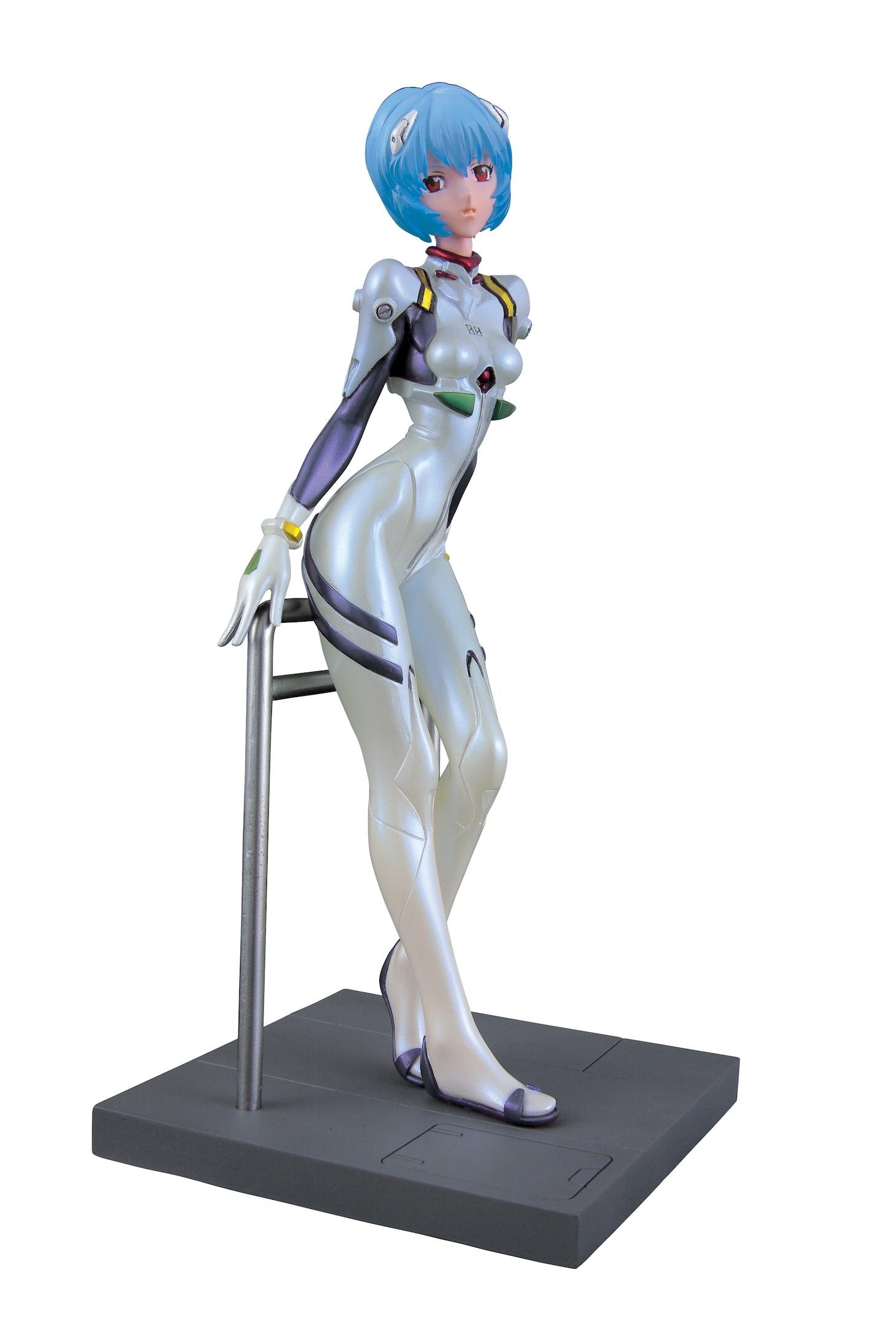 トリプルチャンスキャンペーンの景品「綾波レイ スペシャルカラーVer.フィギュア」。（C）カラー
