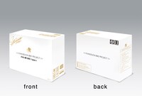 レイモデルは本製品のために作った貞本のサイン入りカートンに入れられている。