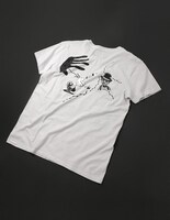 COOL SHOCK B.T.ホワイトモデルのバック。(C)Hirohiko Araki / SHUEISHA