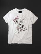 D4Cホワイトモデル。(C)LUCKY LAND COMMUNICATIONS / SHUEISHA