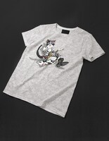 DOLCEライトグレーモデル。(C)LUCKY LAND COMMUNICATIONS / SHUEISHA