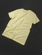 DOLCEライトイエローモデルのバック。(C)LUCKY LAND COMMUNICATIONS / SHUEISHA