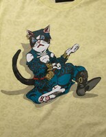 「ドルチ～ダイ・ハード・ザ・キャット～」をイメージしたTシャツ「DOLCE」のフロント中央にはドルチがプリントされる。(C)LUCKY LAND COMMUNICATIONS / SHUEISHA