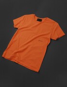 Narancia Ghirgaオレンジモデルのフロント。(C)LUCKY LAND COMMUNICATIONS / SHUEISHA