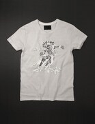 SOUNDMANホワイトモデルのフロント。(C)LUCKY LAND COMMUNICATIONS / SHUEISHA