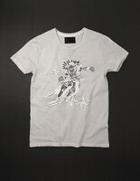 SOUNDMANホワイトモデルのフロント。(C)LUCKY LAND COMMUNICATIONS / SHUEISHA