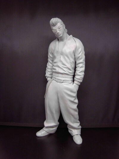 全高30cmの坊屋春道フィギュア「NEXTLABEL NONSTANDARD 坊屋春道 HIROSHI TAKAHASHI 20th ANNIVERSARY Style.」。※写真は製作途中の荒原型。(C)高橋ヒロシ／秋田書店