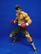 鷹村守フィギュア。(C)森川ジョージ/講談社・VAP・マッドハウス・NTV・D.N.ドリームパートナーズ