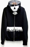 カラーリングのひとつ「Black×White」。本職の闇金関係者は、集金に着て行けば回収率がアップするかも？(C)真鍋昌平/小学館