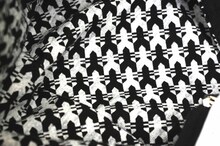 裏地には￥マークのパターンと、隅々まで趣向が凝らされている。(C)真鍋昌平/小学館