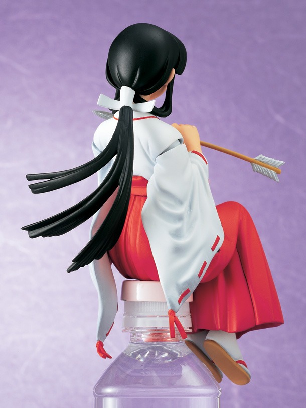 「DP るーみっくわーるど 海洋堂ボトルオンフィギュアコレクションby BOME Vol.2 犬夜叉」の「桔梗」。(C)高橋留美子／小学館・読売テレビ・サンライズ 2009