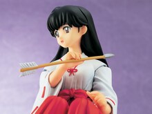 「DP るーみっくわーるど 海洋堂ボトルオンフィギュアコレクションby BOME Vol.2 犬夜叉」の「かごめ」。(C)高橋留美子／小学館・読売テレビ・サンライズ 2009