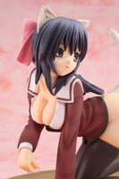 挑発的なネコらしいポージングが、セクシーそしてビューティな「1/8スケール　塗装済み完成品　おまもりひまり　緋鞠」。(C) 2009 的良みらん/富士見書房/おまひま製作委員会