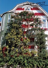 楳図かずおのまことちゃんハウス。写真は蜷川実花の写真集「UMEZZ HOUSE」（小学館）より。