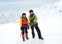 映画「岳－ガク－」にて主演を務めるふたり。左から長澤まさみ、小栗旬。