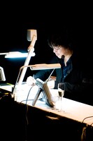 執筆風景を大スクリーンに映しながらでも、浦沢はまったく動じない。