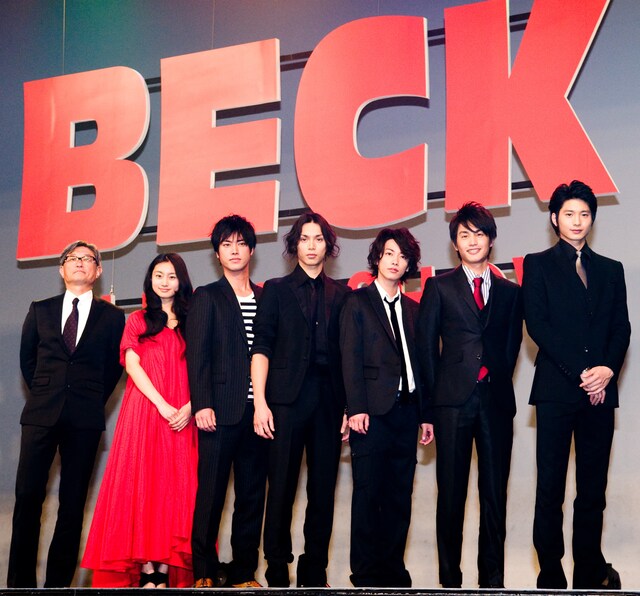 会見会場には公開を待ちわびる観客150名も招待され、豪華俳優陣の競演に熱い視線を注いだ。