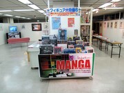 フィギュア販売コーナーも。