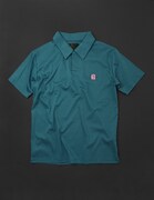 シルエットはややタイトになるようデザインされている。(C)LUCKY LAND COMMUNICATIONS / SHUEISHA