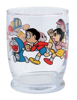 4種類あるG賞「グラス」から、藤子キャラが集合する賑やかなプリントのグラス。(C)藤子プロ