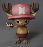 チョッパーフィギュアにオプションパーツの「アミウダケ」を持たせた様子。　発売元:プレックス　販売代理店:ダイブ(C)尾田栄一郎/集英社・フジテレビ・東映アニメーション