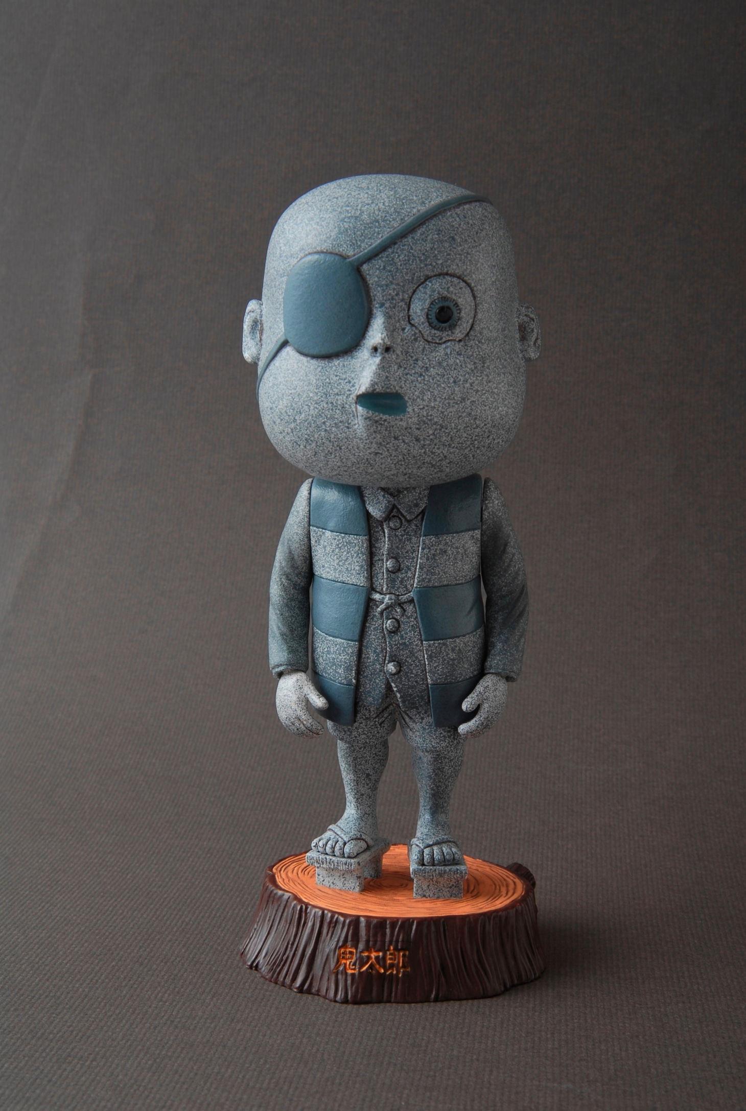 発売中の鬼太郎フィギュア（要石 with KITAROtee）