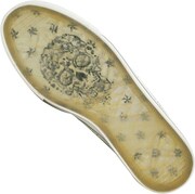 「麦わらの一味」モデルのスニーカー底面。(C)尾田栄一郎／集英社・フジテレビ・東映アニメーション