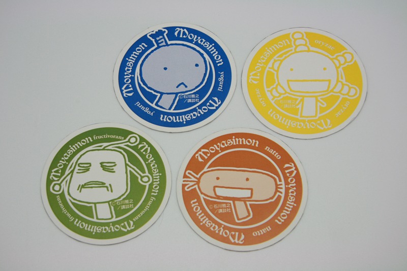 コースターはそれぞれ違う菌たちが描かれ、全4種。