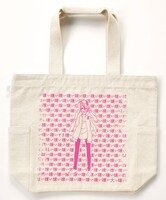 応募者全員サービスの「Waltz」特製デザイントートバッグ。表では蝉が岩西に向かって「嫌い」と連呼。