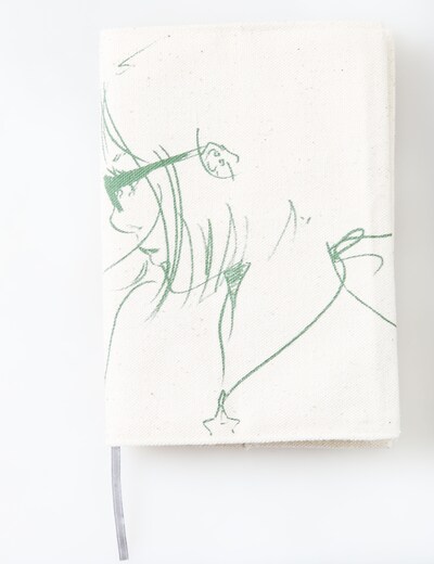 魚喃キリコが製作したブックカバー。