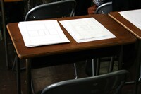 生徒にはコマ割りだけが描かれた白紙が配られた。