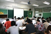 ワークショップには抽選で選ばれた40人が参加した。