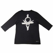 Tシャツ「エース」の7分丈をバックから見た写真。(C)尾田栄一郎／集英社・フジテレビ・東映アニメーション