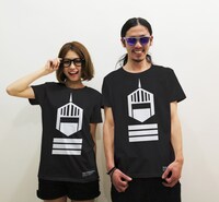 「ロビンマスク」Tシャツ黒。(C)ゆでたまご／集英社・東映アニメーション