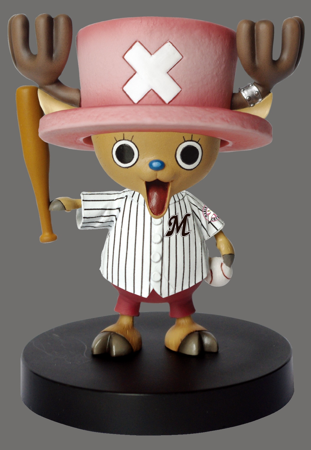 千葉ロッテマリーンズ仕様の「トニートニー・チョッパー」フィギュア正面。(C)尾田栄一郎/集英社・フジテレビ・東映アニメーション　発売元：（株）プレックス　販売代理店：（株）ダイブ