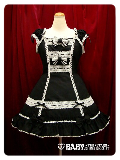 これを着れば気分はすっかり結城蛍？ ロリータブランド「BABY,THE STARS SHINE BRIGHT」とのコラボ商品で価格は1万9740円。
