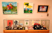 開催中の「泉谷しげる強烈マンガ展」の様子。