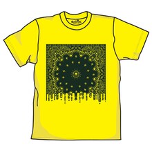「闇金ウシジマくん PAISLEY　T-shirts」の価格は4200円。Viola限定カラー・イエローの前面。(C)真鍋昌平/小学館