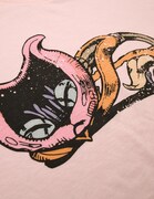 不気味な外見や凶暴な性格とは裏腹に安らかな表情で眠る「猫草」をなじんだ質感でプリントした「HERBCAT」。 (C)LUCKY LAND COMMUNICATIONS / SHUEISHA