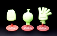 蓄光カラーの3体は光を吸収すると暗闇で光る。（C）石川雅之／講談社