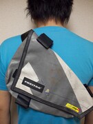 バッグにつけるとこんな感じ。