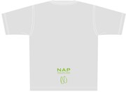 「奈良アートプロム2010」オリジナルTシャツ。裏には鹿の爪跡が描かれている。