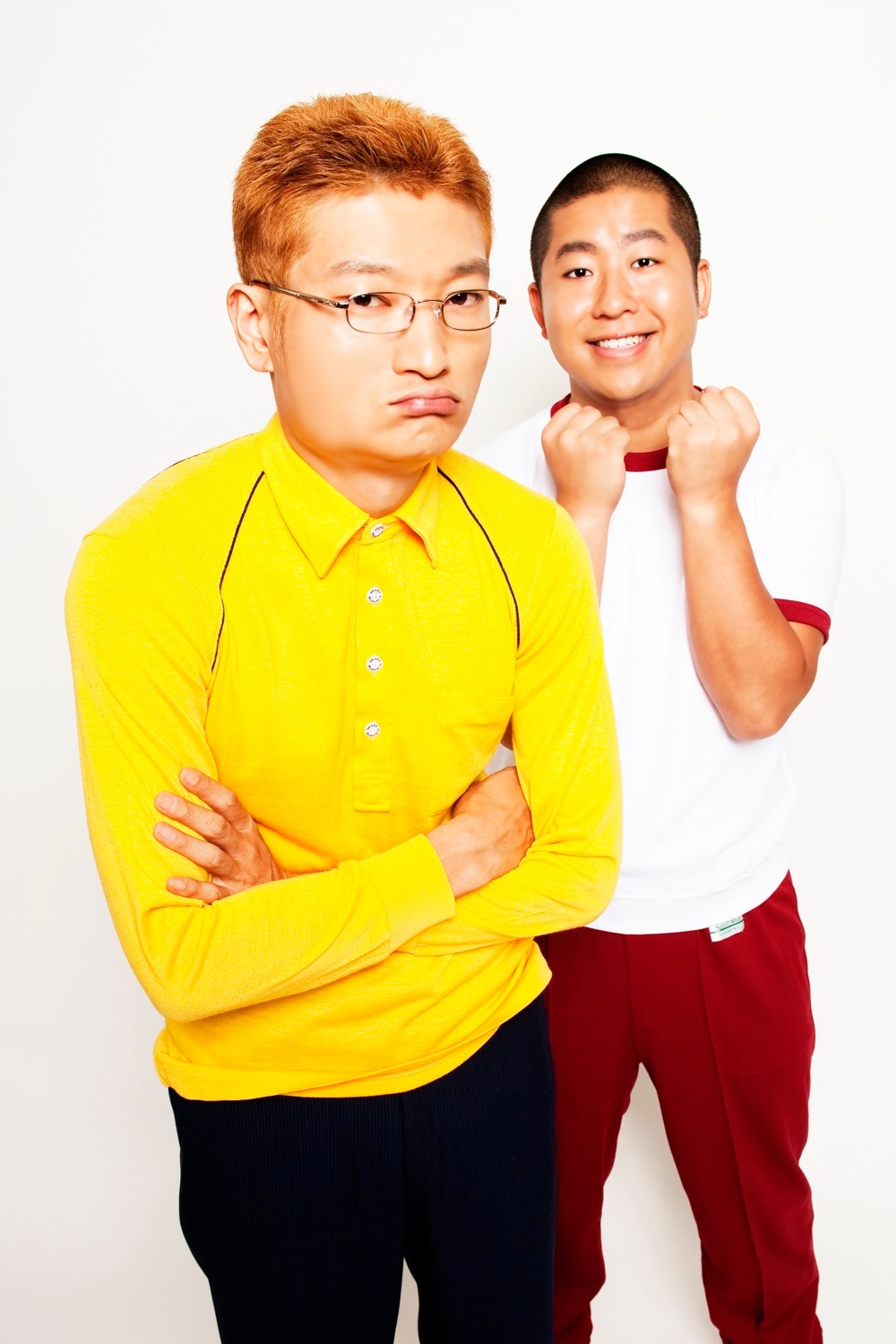 江藤カオルに扮したザブングル加藤（左）と、田村一に扮したハライチ澤部（右）。
