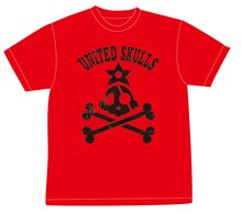 情熱のレッドが映える、ETUサポーターTシャツ。（Ｃ）ツジトモ・綱本将也・講談社／NHK・総合ビジョン