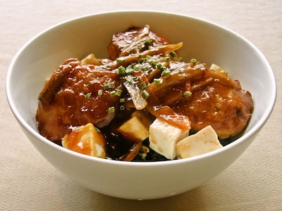 「メイ丼」(C)石黒正数・少年画報社／それ町製作委員会