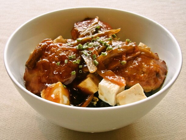 「メイ丼」(C)石黒正数・少年画報社／それ町製作委員会